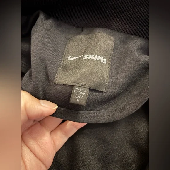 Nike SKIMS Matte Tricot Track Jack - Black Size Large NWOT - Picture 10 of 14